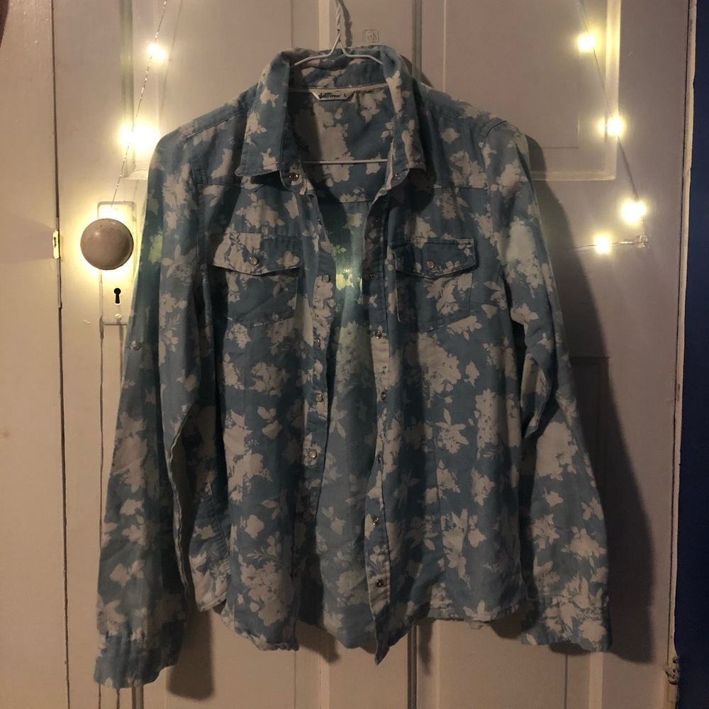 Quirky Vintage Blue Flower Snap Button Up